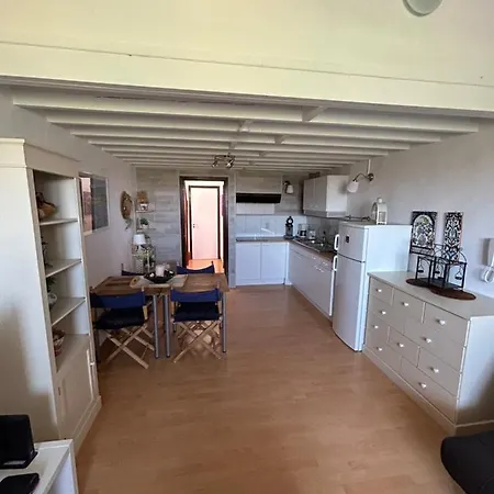 Halleux מלון 2*